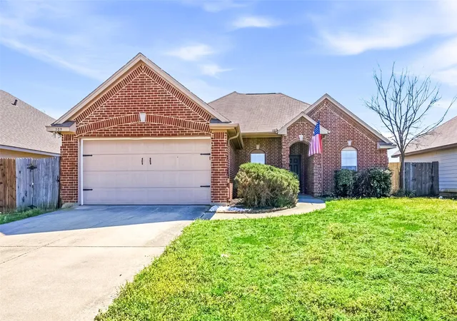Photo 1 of Sale Pending at 309 Highmeadow Rd, Aubrey, TX 76227 | MLS# 21202795 | Listing updated on 2026-07-21