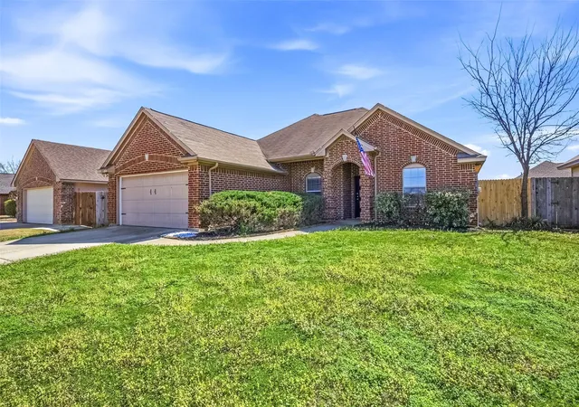 Photo 2 of Sale Pending at 309 Highmeadow Rd, Aubrey, TX 76227 | MLS# 21202795 | Listing updated on 2026-07-21