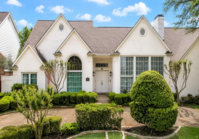 1st image of 4612 Saxon Dr, Plano, TX 75093 | MLS# 21227940
