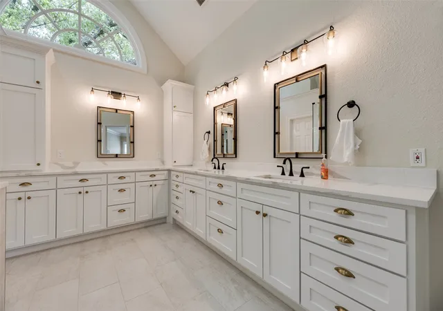 5th image of 4612 Saxon Dr, Plano, TX 75093 | MLS# 21227940