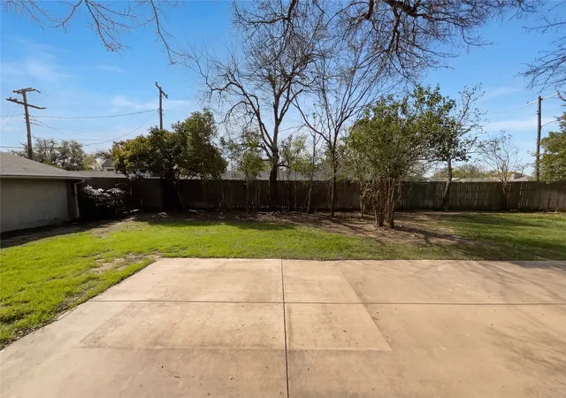 Photo 4 of Single family home for sale at 4106 Walnut Hill Ln, Dallas, TX 75229 | MLS# 21227983 | Listing updated on 2026-07-17