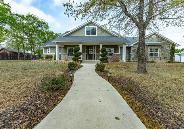 Homes for sale in Bowie, TX | 299 Briar Creek Ln, Bowie, TX 76230 | MLS# 21217374