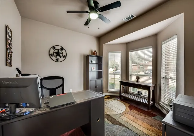 Photo 3 of Single family home for sale at 6329 Redeagle Creek Dr, Fort Worth, TX 76179 | MLS# 21226598 | Listing updated on 2026-08-24