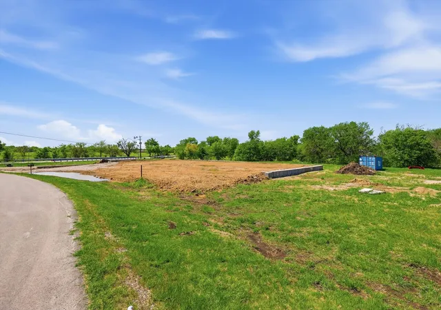 Photo 3 of Land for sale at 501 Rising Star Ln, Sanger, TX 76266 | MLS# 21221415 | Listing updated on 2026-09-28