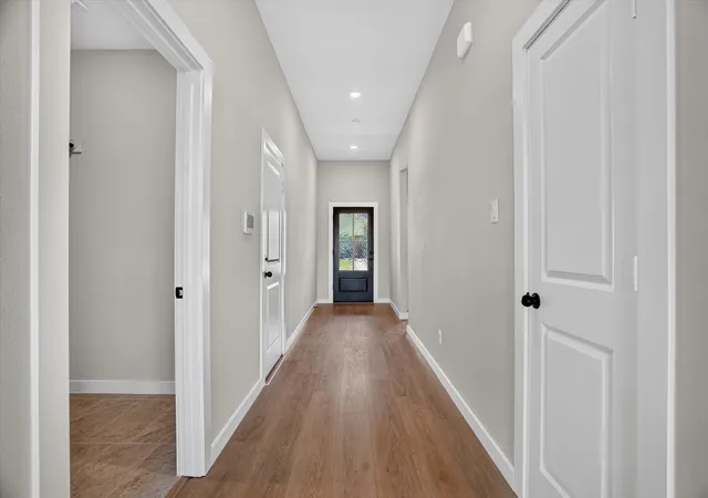 Photo 3 of Single family home for sale at 105 Mesa Dr, Glen Rose, TX 76043 | MLS# 21228028 | Listing updated on 2026-08-27