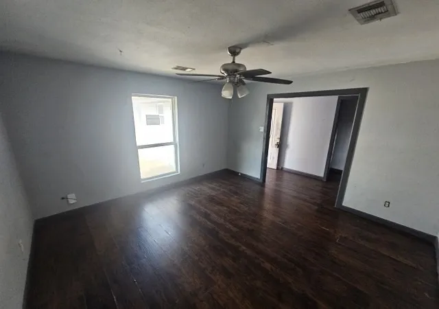 Photo 3 of Single family home for sale at 644 W Ligustrum Blvd, Robstown, TX 78380 | MLS# 21228052 | Listing updated on 2026-09-29