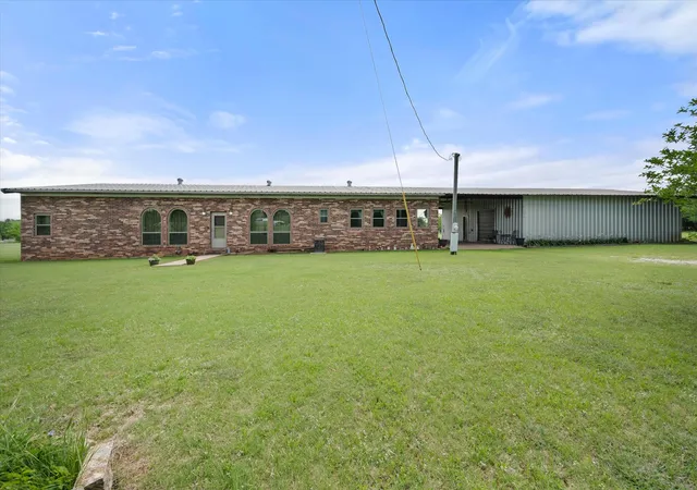 Photo 2 of Manufactured home for sale at 2101 Ridge View Dr, Cleburne, TX 76033 | MLS# 21228097 | Listing updated on 2026-08-19