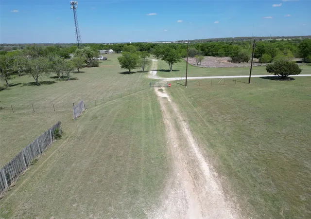 Photo 3 of Manufactured home for sale at 2101 Ridge View Dr, Cleburne, TX 76033 | MLS# 21228097 | Listing updated on 2026-08-19