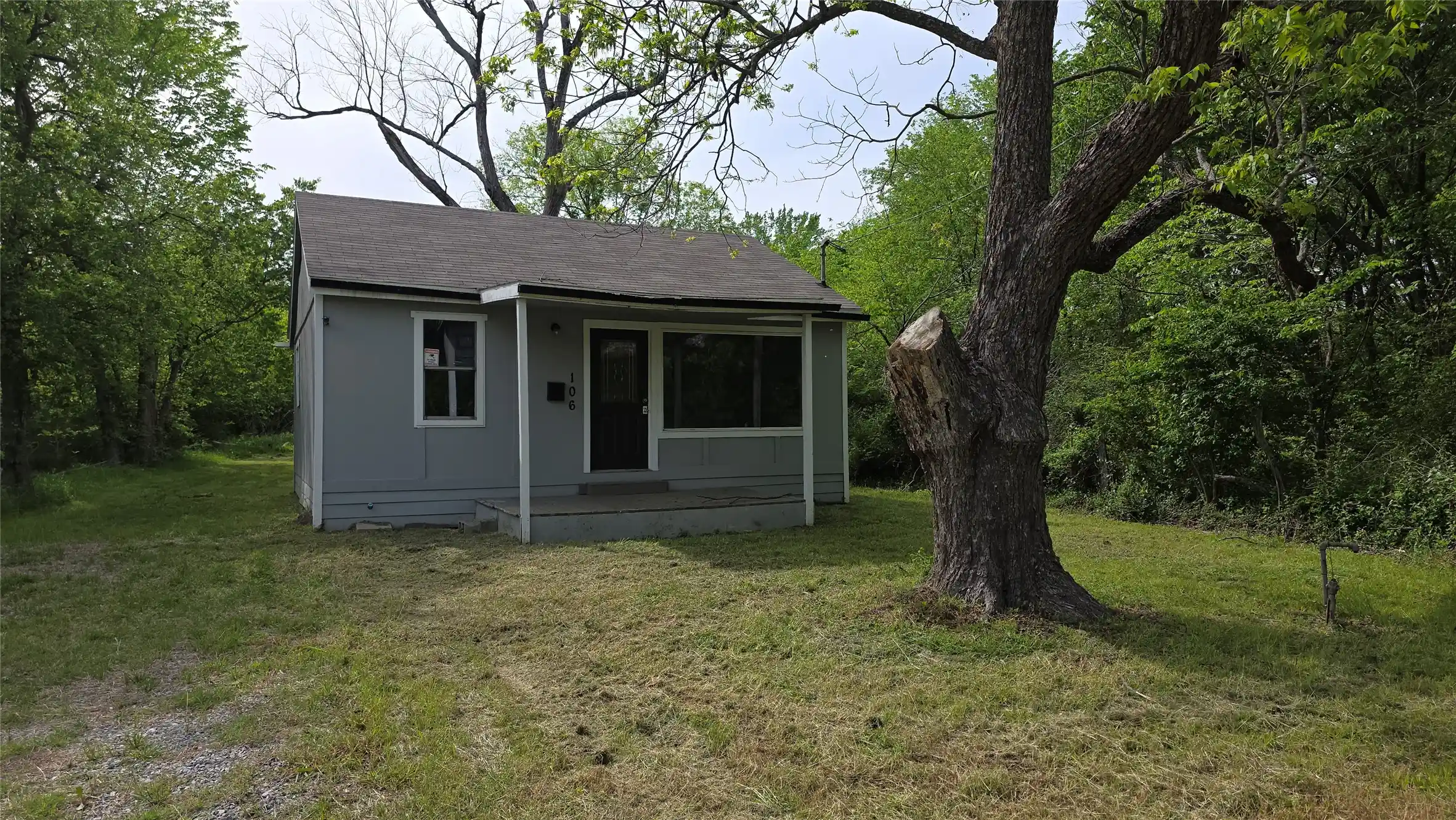 Photo 1 of Single family home for sale at 106 S Wilson St, Ladonia, TX 75449 | MLS# 21227123 | Listing updated on 2026-05-07