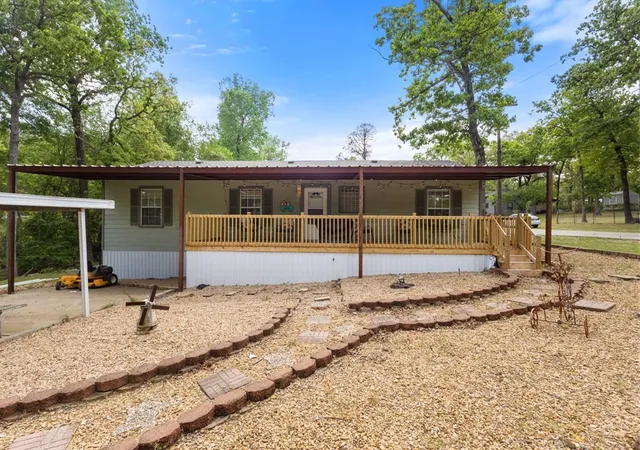 Homes for sale in Tool, TX | 1101 Doe Run Dr, Tool, TX 75143 | MLS# 21228135