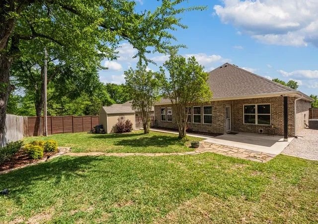 Homes for sale in Gun Barrel City, TX | 218 Skiff Dr, Gun Barrel City, TX 75156 | MLS# 21223878