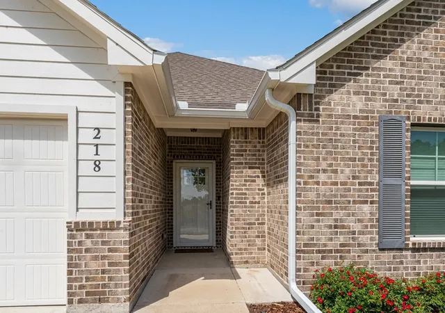 Homes for sale in Gun Barrel City, TX | 218 Skiff Dr, Gun Barrel City, TX 75156 | MLS# 21223878