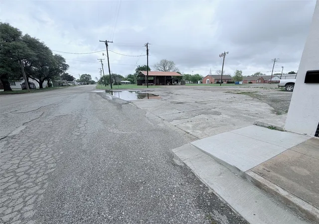 Homes for sale in Trenton, TX | 219 N Pearl St, Trenton, TX 75490 | MLS# 21228247