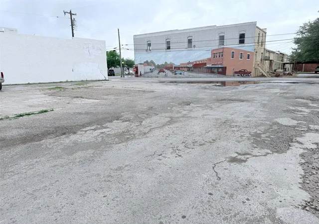 Homes for sale in Trenton, TX | 219 N Pearl St, Trenton, TX 75490 | MLS# 21228247