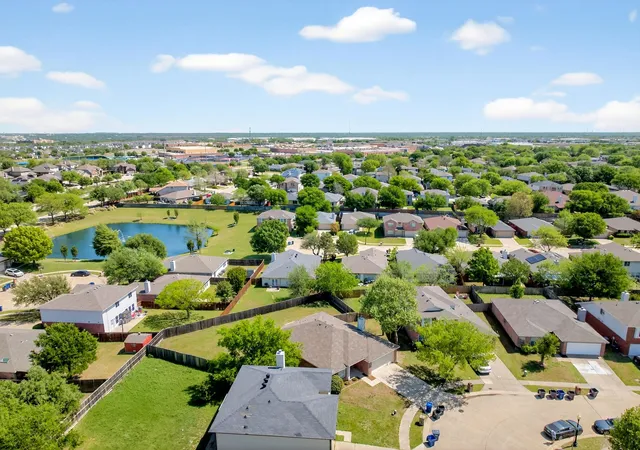 Photo 2 of Single family home for sale at 2800 Arbury Dr, Mc Kinney, TX 75071 | MLS# 21226005 | Listing updated on 2026-08-19
