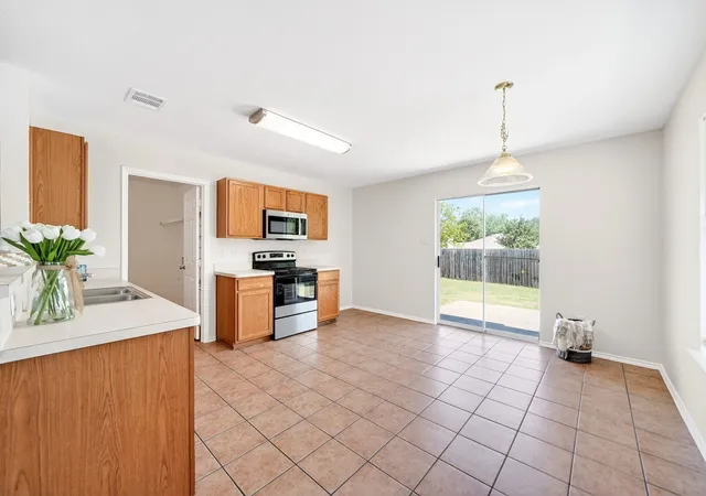 Photo 4 of Single family home for sale at 2800 Arbury Dr, Mc Kinney, TX 75071 | MLS# 21226005 | Listing updated on 2026-08-19