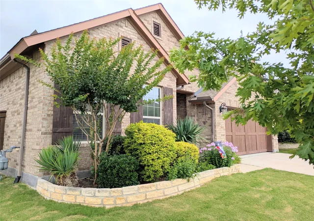 Photo 3 of Sale Pending at 5564 Vaquero Rd, Fort Worth, TX 76126 | MLS# 21227111 | Listing updated on 2026-09-20