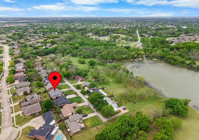 Photo 3 of Single family home for sale at 525 Pecan Ln, Rowlett, TX 75089 | MLS# 21228370 | Listing updated on 2026-10-04