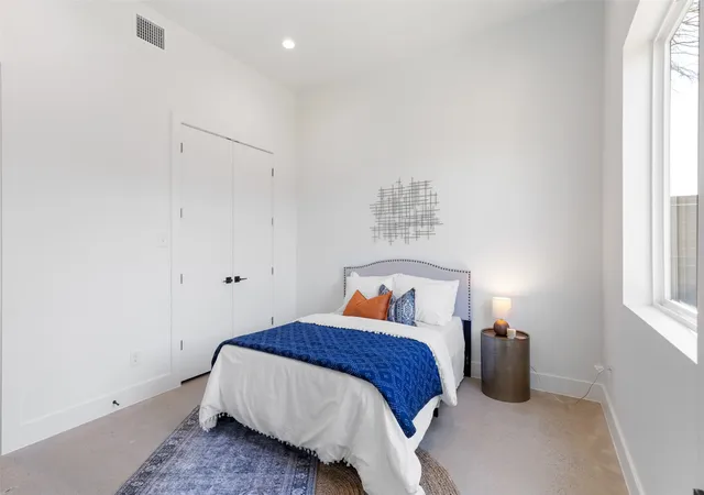 4th image of 2120 Lovedale Ave, Dallas, TX 75235