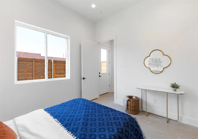 5th image of 2120 Lovedale Ave, Dallas, TX 75235