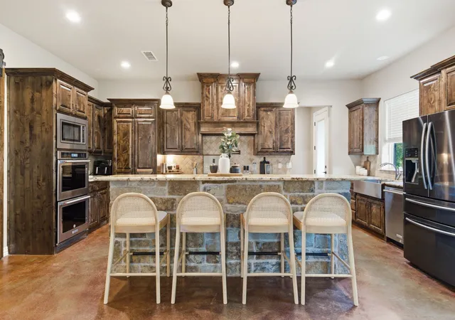 Homes for sale in Lipan, TX | 104 Oak Bend Ct, Lipan, TX 76462 | MLS# 21228404