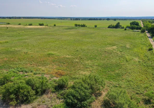 Photo 4 of House for sale at 3633 Acres Ballard Rd, Jacksboro, TX 76458 | MLS# 21228449 | Listing updated on 2026-10-05