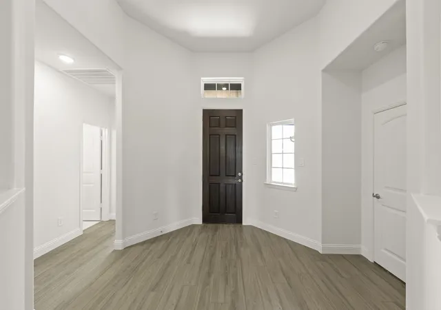 Photo 2 of Single family home for sale at 801 Trinity St, Van Alstyne, TX 75495 | MLS# 21228476 | Listing updated on 2026-10-01