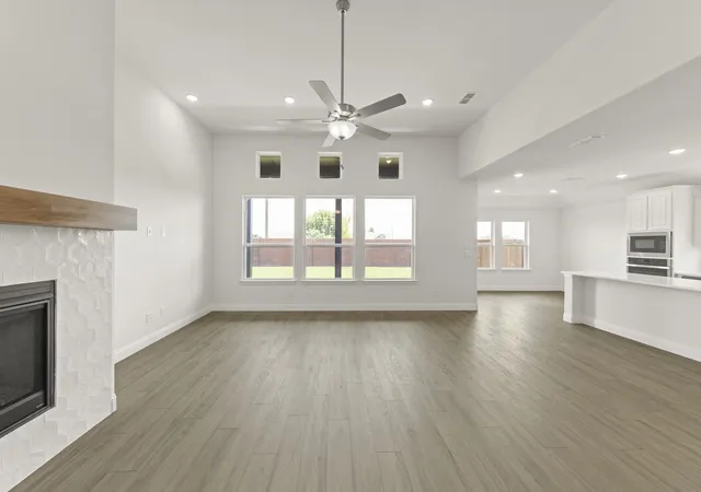 Photo 3 of Single family home for sale at 801 Trinity St, Van Alstyne, TX 75495 | MLS# 21228476 | Listing updated on 2026-10-01
