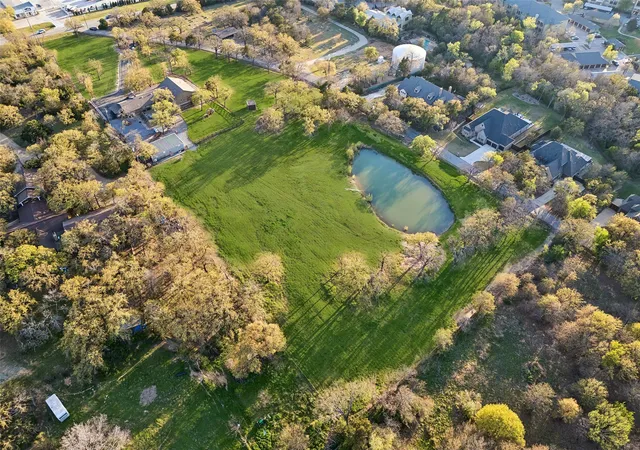 Photo 3 of Single family home for sale at 100 Swisher Rd, Denton, TX 76208 | MLS# 21215927 | Listing updated on 2026-08-17