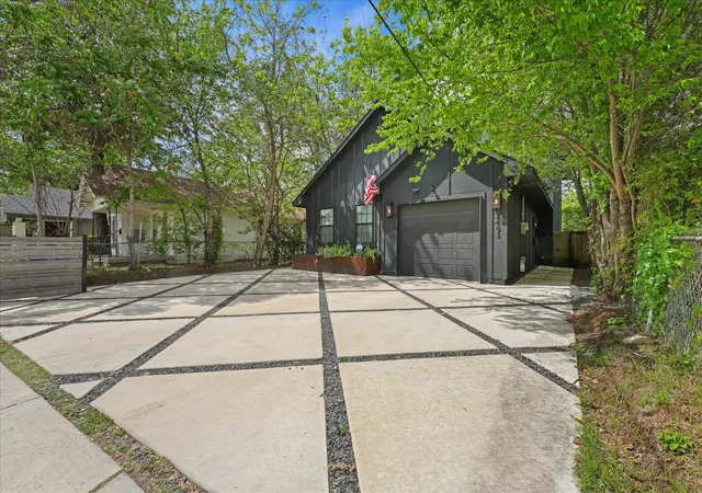 Photo 2 of Sale Pending at 2403 Dathe St, Dallas, TX 75215 | MLS# 21218292 | Listing updated on 2026-07-24