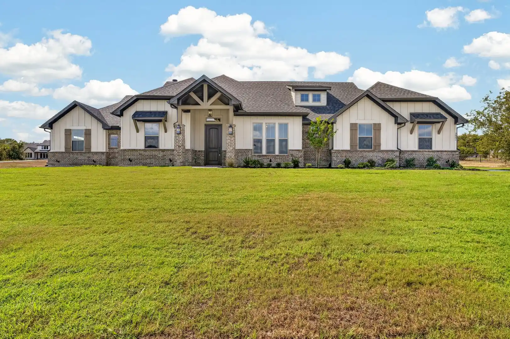 Photo 1 of Single family home for sale at 3001 Lifetime Ln, Weatherford, TX 76087 | MLS# 21228566 | Listing updated on 2026-10-27