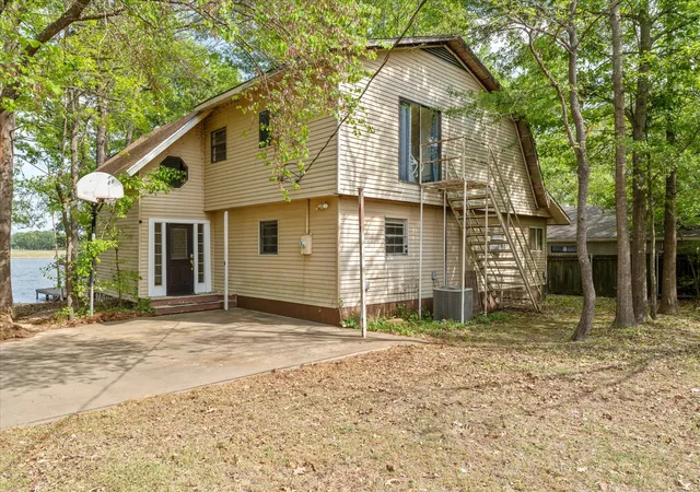 Photo 2 of Single family home for sale at 405 Triple S Dr, Mount Vernon, TX 75457 | MLS# 21228588 | Listing updated on 2026-08-25
