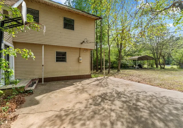 Photo 3 of Single family home for sale at 405 Triple S Dr, Mount Vernon, TX 75457 | MLS# 21228588 | Listing updated on 2026-08-25