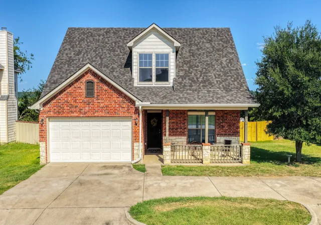 Photo 1 of Single family home for sale at 604 Holiday Hills Dr, Mineral Wells, TX 76067 | MLS# 21224503 | Listing updated on 2026-09-22