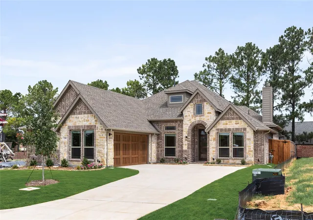 Homes for sale in Bedford, TX | 2309 Legacy Oaks Ln, Bedford, TX 76021 | MLS# 21228668