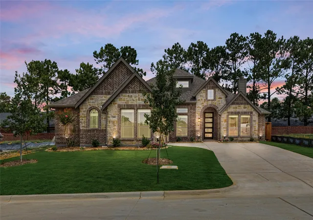 Homes for sale in Bedford, TX | 2309 Legacy Oaks Ln, Bedford, TX 76021 | MLS# 21228668