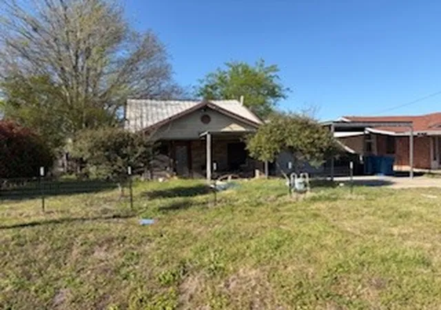 Homes for sale in Mexia, TX | 1129 E Palestine St, Mexia, TX 76667 | MLS# 21227955
