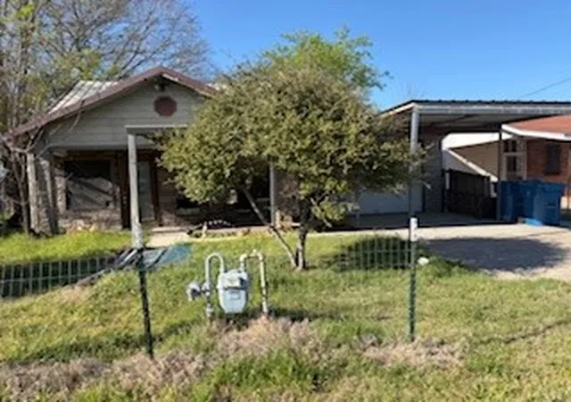 Homes for sale in Mexia, TX | 1129 E Palestine St, Mexia, TX 76667 | MLS# 21227955