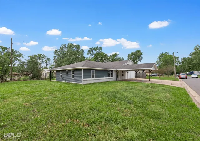 Photo 4 of Single family home for sale at 1001 Dale Dr, Benton, LA 71006 | MLS# 21224677 | Listing updated on 2026-06-03