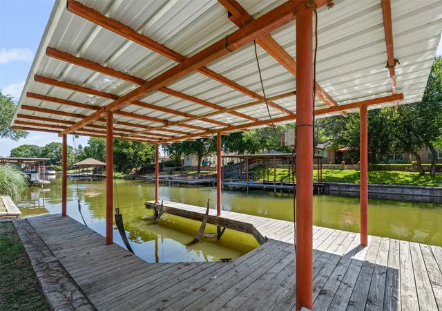 Photo 4 of Single family home for sale at 4021 Sioux Ct, Granbury, TX 76048 | MLS# 21228767 | Listing updated on 2026-07-21