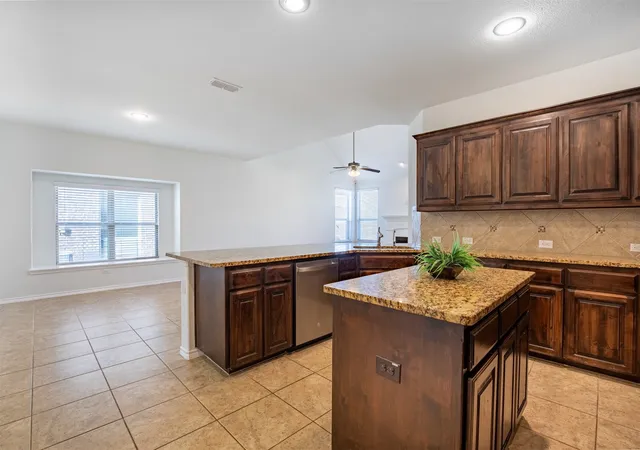 Homes for sale in Argyle, TX | 112 Cole Ct, Argyle, TX 76226 | MLS# 21222614
