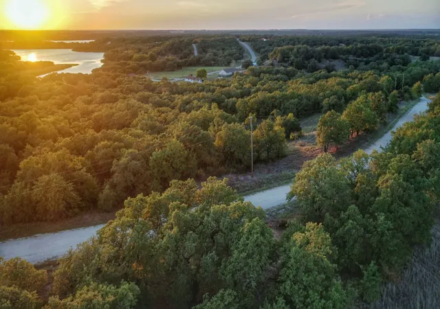 Homes for sale in Nocona, TX | 158 Crescent Dr, Nocona, TX 76255 | MLS# 21218410