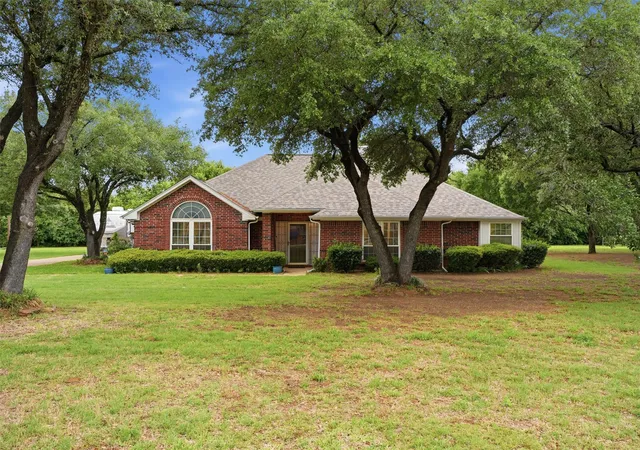 Photo 1 of Single family home for sale at 6065 Autumn Hills Dr, Fort Worth, TX 76140 | MLS# 21227722 | Listing updated on 2026-07-25