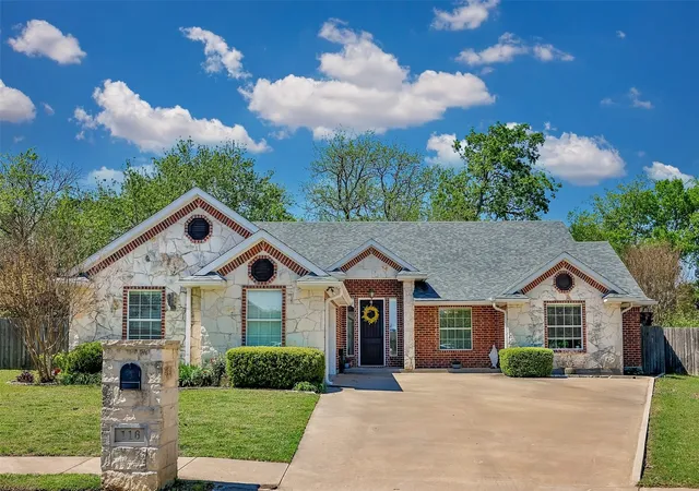 Photo 1 of Single family home for sale at 116 Ashlyn Ct, Whitesboro, TX 76273 | MLS# 21228696 | Listing updated on 2026-09-21