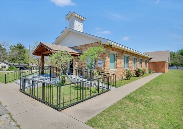Photo 1 of Land for sale at 1212 & 1214 N Bus 287 Hwy, Decatur, TX 76234 | MLS# 21228951 | Listing updated on 2026-07-06