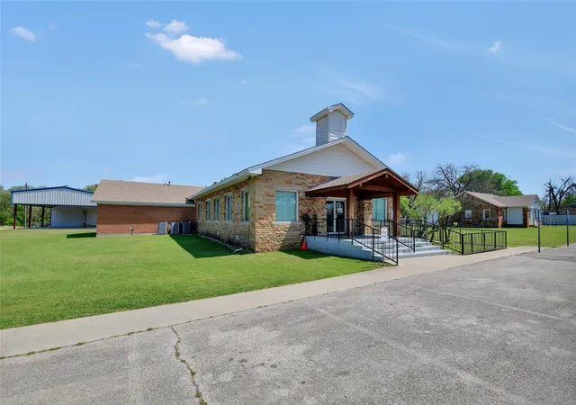 Photo 3 of Land for sale at 1212 & 1214 N Bus 287 Hwy, Decatur, TX 76234 | MLS# 21228951 | Listing updated on 2026-07-06
