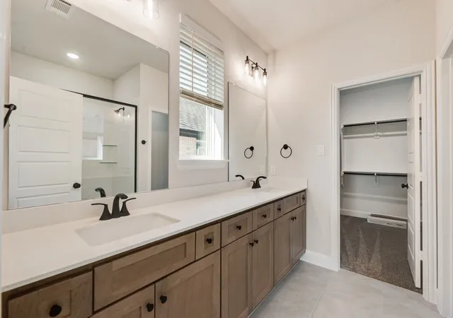 Photo 4 of Single family home for sale at 208 Starlight Dr, Anna, TX 75409 | MLS# 21228975 | Listing updated on 2026-10-08