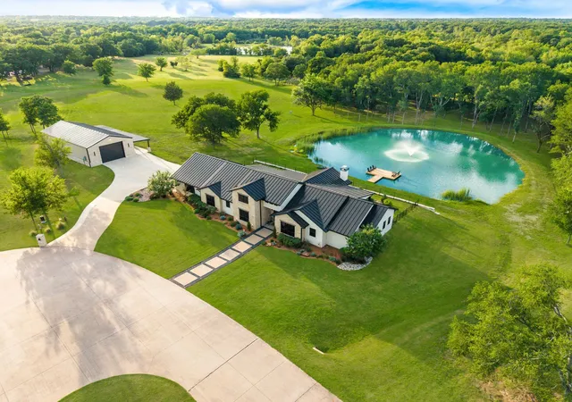 Photo 1 of Single family home for sale at 2100 Lake Crest Ln, Wills Point, TX 75169 | MLS# 21228742 | Listing updated on 2026-10-05