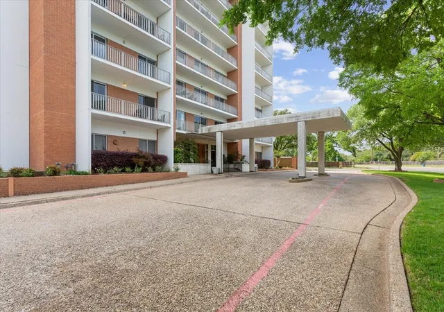 Homes for sale in Waco, TX | 4924 Cobbs #3C, Waco, TX 76710 | MLS# 21228514