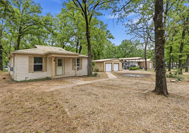 Homes for sale in Gun Barrel City, TX | 113 Karen Ln, Gun Barrel City, TX 75156 | MLS# 21227838